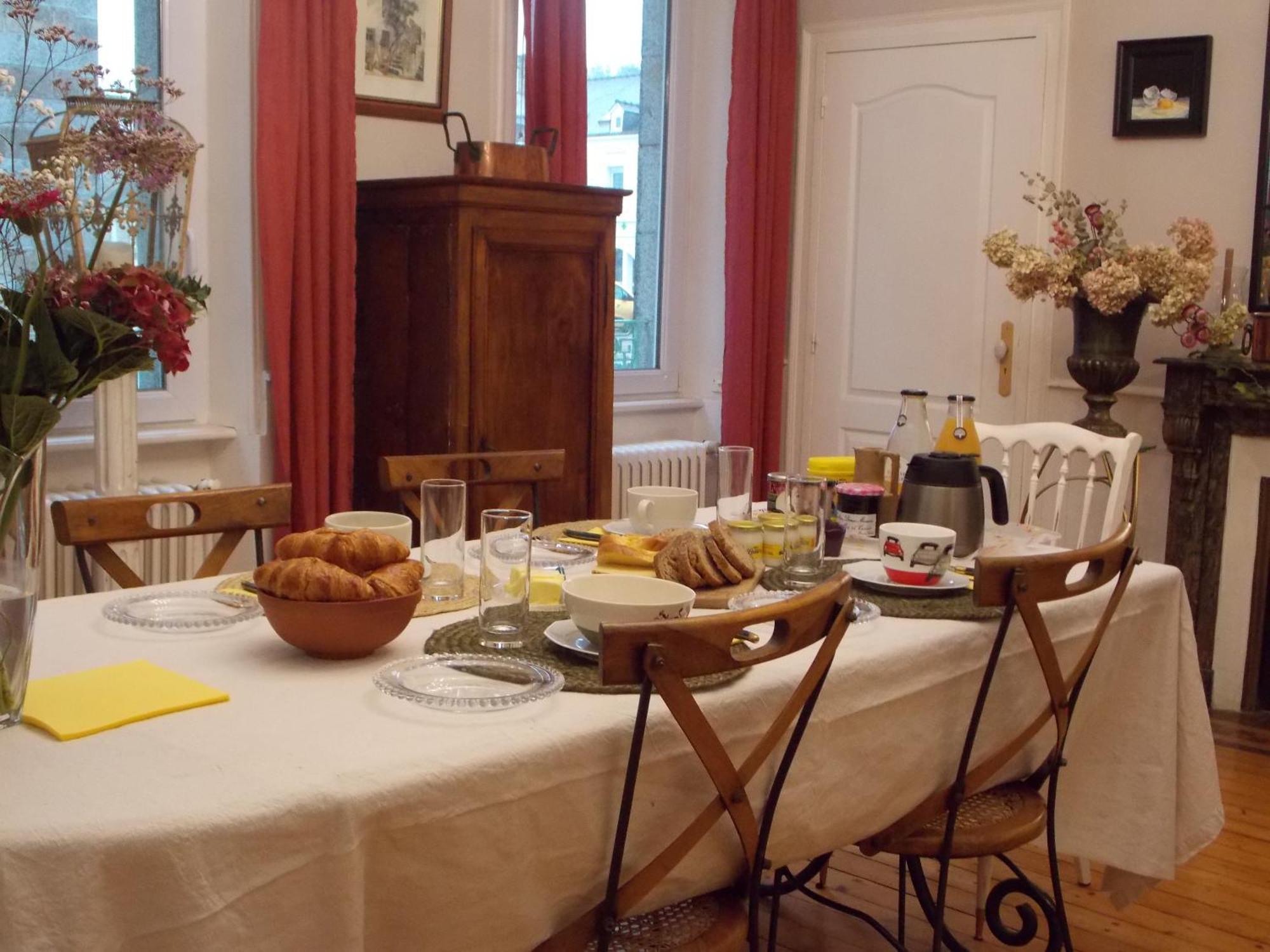 La Vie De Chateau En Toute Amitie Et Simplicite Montaudin Экстерьер фото